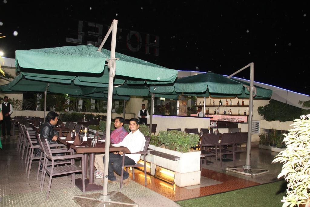 Ambience Executive Pimpri-Chinchwad Restaurante foto